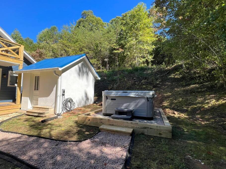 Riverside Relaxer W/Hot Tub+Fire Pit +Wifi & View Franklin Eksteriør billede
