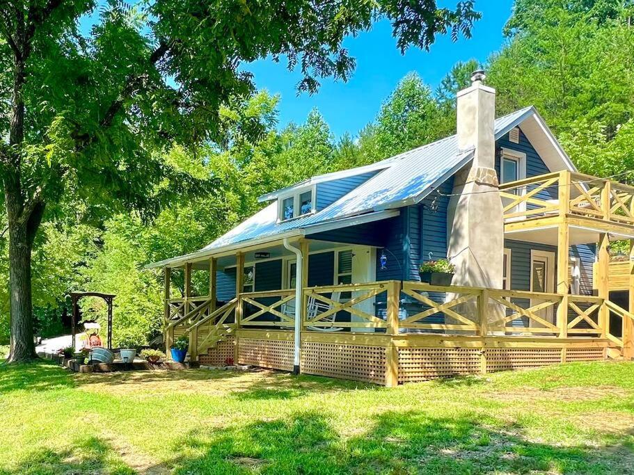Riverside Relaxer W/Hot Tub+Fire Pit +Wifi & View Franklin Eksteriør billede