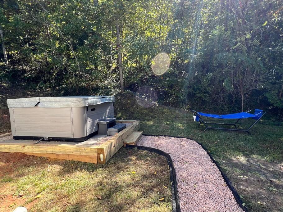 Riverside Relaxer W/Hot Tub+Fire Pit +Wifi & View Franklin Eksteriør billede