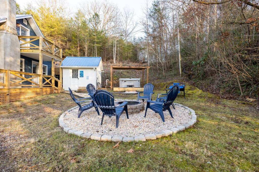 Riverside Relaxer W/Hot Tub+Fire Pit +Wifi & View Franklin Eksteriør billede