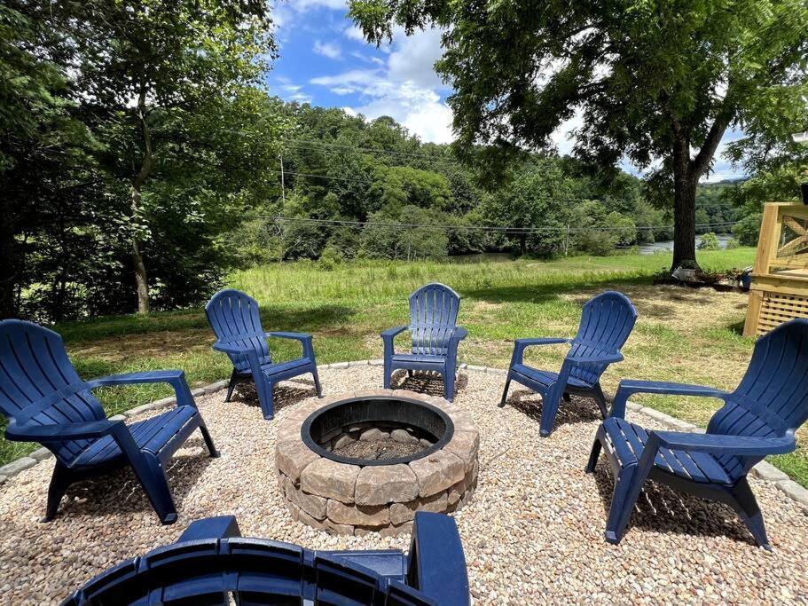 Riverside Relaxer W/Hot Tub+Fire Pit +Wifi & View Franklin Eksteriør billede